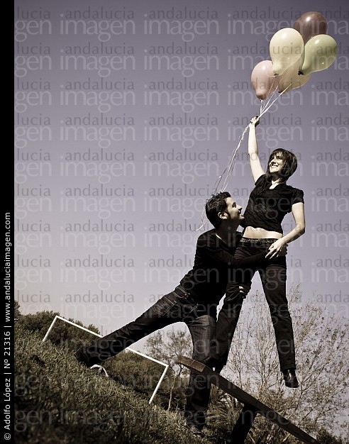 pareja-con-globos_21316