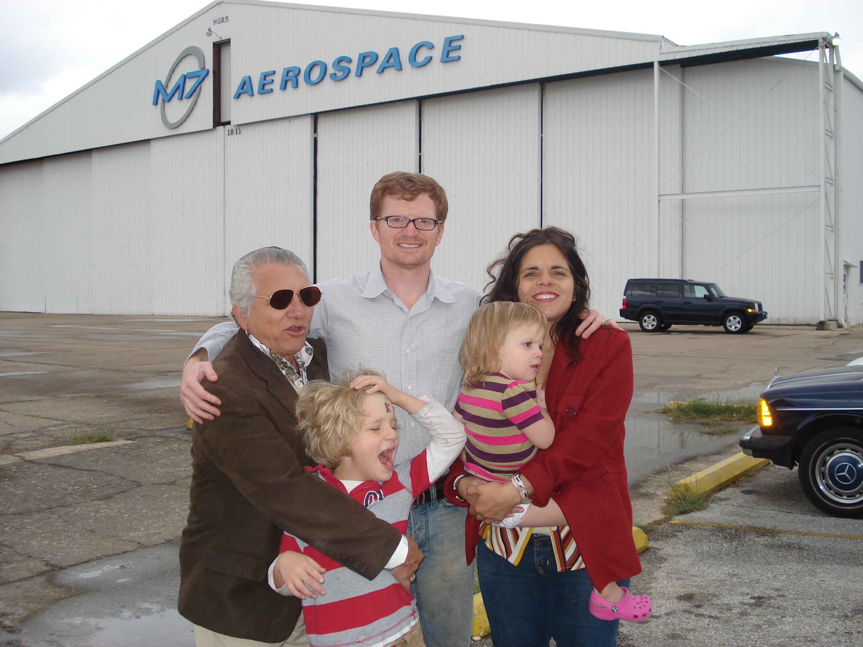 YO (ANTIGUO LOOK), MATT Y JENNY CON SUS HIJOS RIVER, MARCHI STORY)